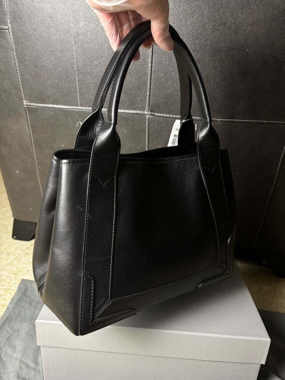 Balenciaga Black Leather Tote with Removable Zip Pouch - Picture 7 of 9